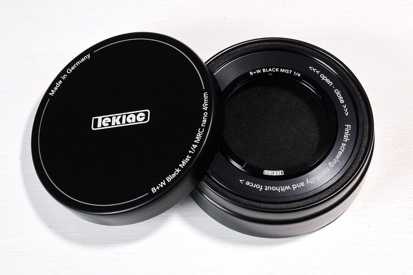 B+W Ultra Slim Black Mist 1/4 Filter mit Montagehilfe in Verpackung