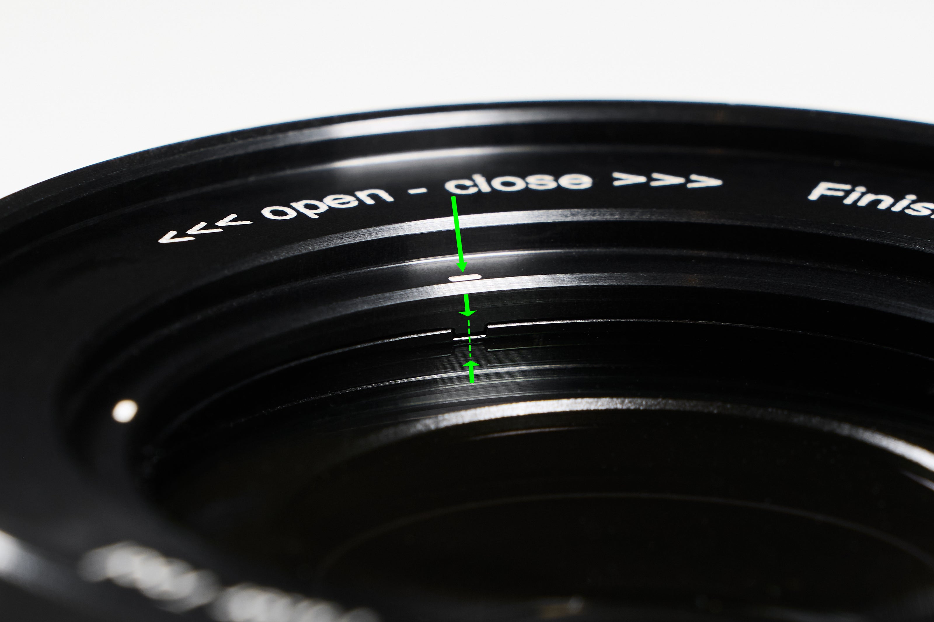 Mounting Aid on the B+W Ultra Slim filter with markers